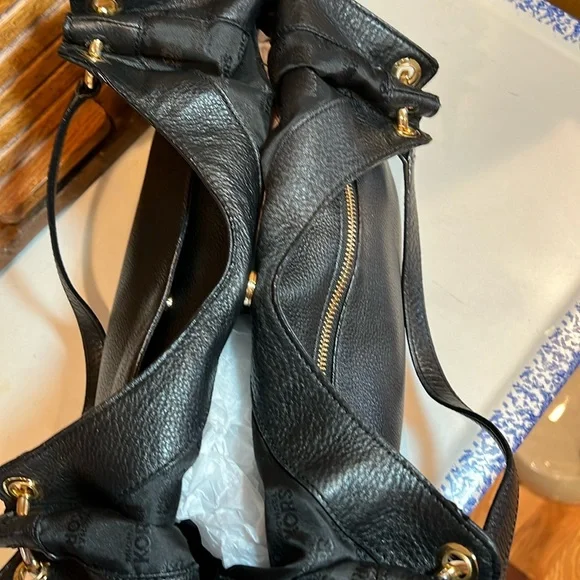 EUC Michael Kors tassel hobo black, pebble leather, satchel shoulder bag - Picture 14 of 17